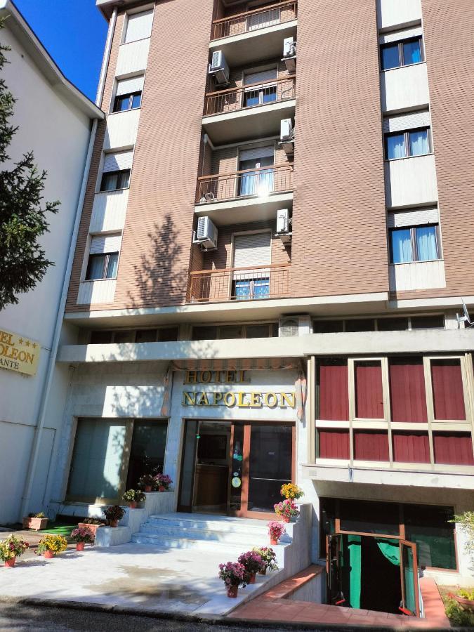 Hotel Napoleon Pontremoli Ngoại thất bức ảnh