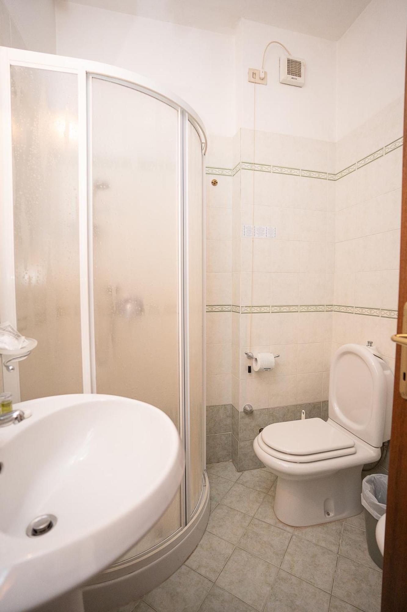 Hotel Napoleon Pontremoli Ngoại thất bức ảnh